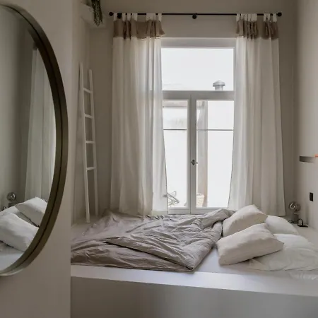 Mooi Licht In Bruisend Antwerpen! Apartment