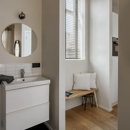 Mooi Licht In Bruisend Antwerpen! Apartment