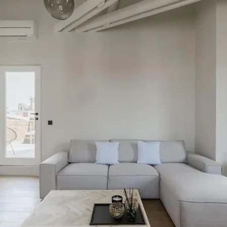 Mooi Licht In Bruisend Antwerpen! Apartment *