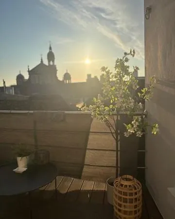 Mooi Licht In Bruisend Antwerpen! Apartment *